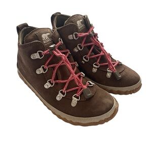 Sorel Kids Brown Out N About Boots with Red Laces